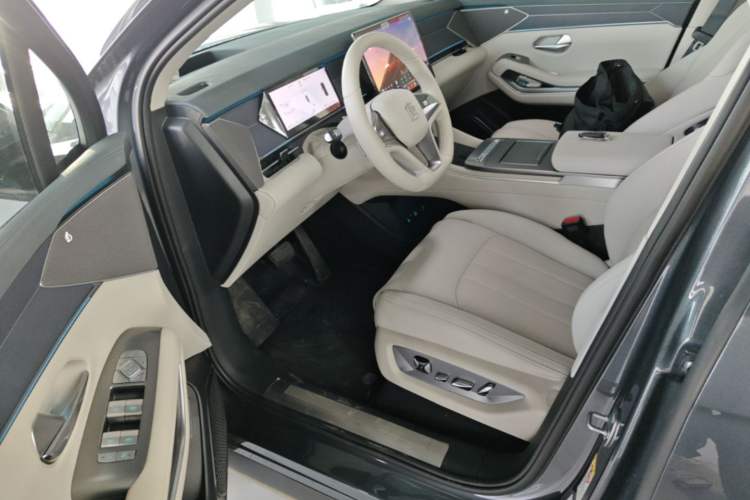 Used BYD Tang L 2025 EV 670KM LiDAR Flagship Version Driver Seat