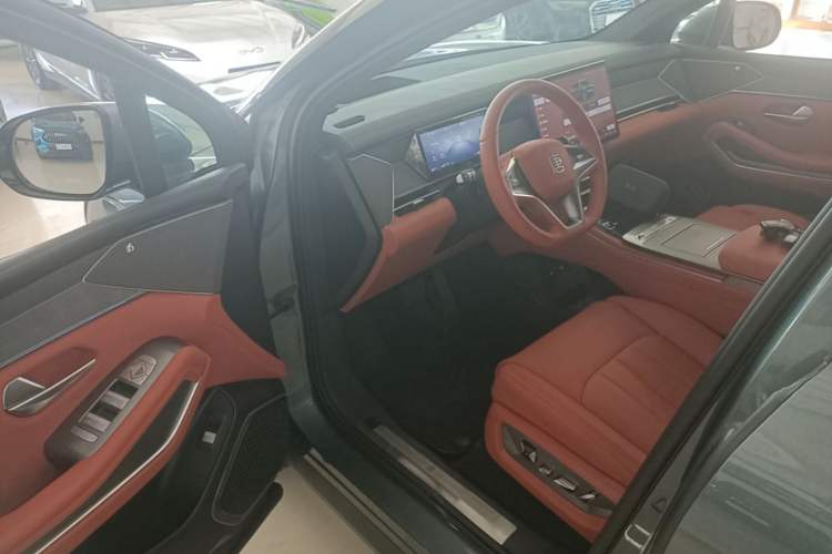 Used BYD Tang L 2025 DM 175KM Drone Player Edition Driver Seat