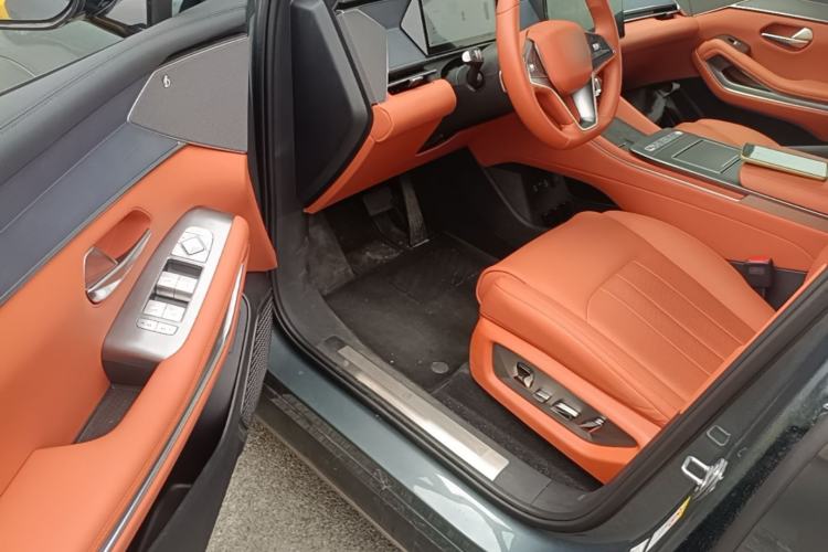 Used BYD Tang L 2025 DM 175KM Drone Player Edition Driver Seat