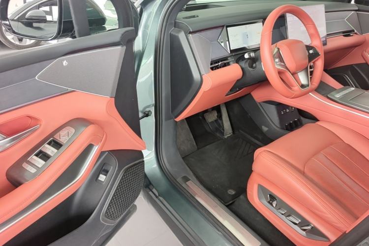 Used BYD Tang L 2025 DM 175KM Drone Player Edition Driver Seat