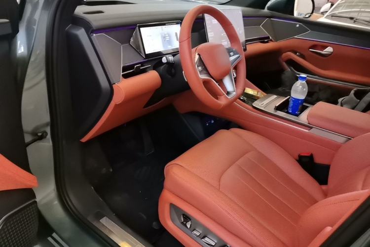 Used BYD Tang L 2025 DM 175KM Drone Player Edition Driver Seat