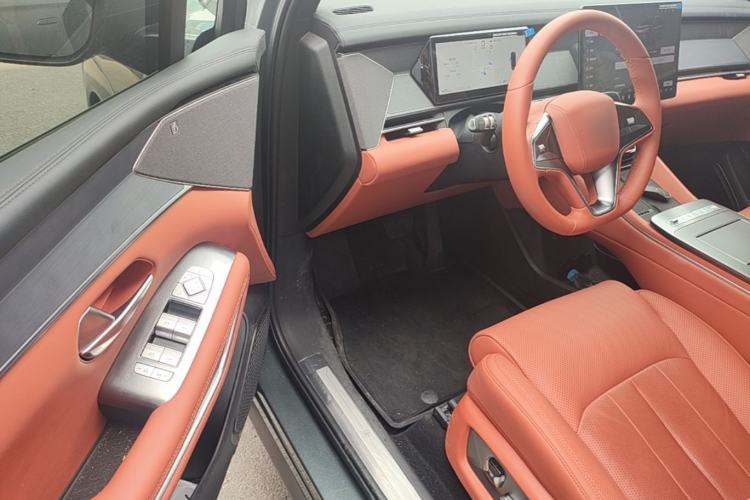 Used BYD Tang L 2025 DM 175KM Drone Player Edition Driver Seat