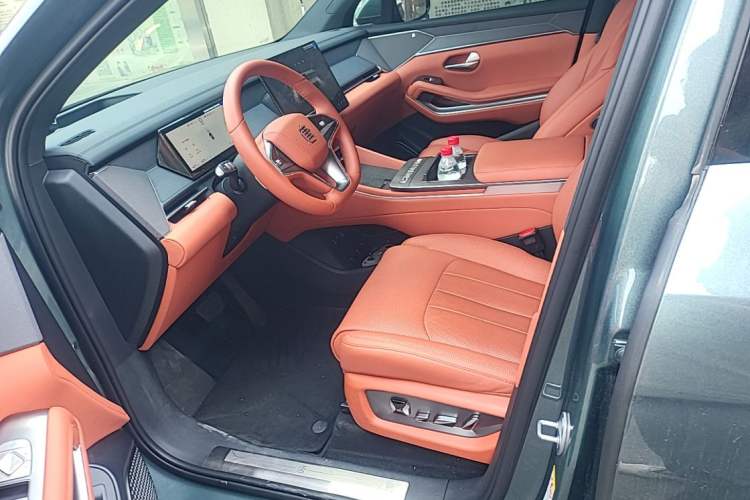 Used BYD Tang L 2025 DM 175KM Drone Player Edition Driver Seat