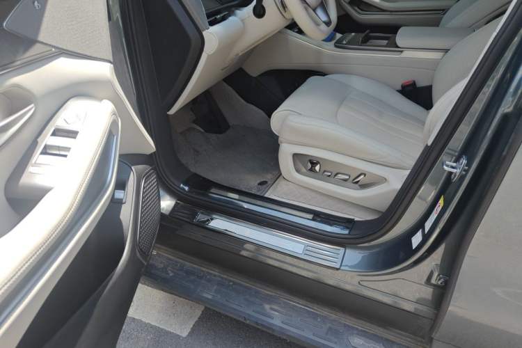 Used BYD Tang L 2025 DM 200KM Four-Wheel Drive LiDAR Flagship Model Driver Seat