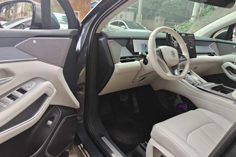 Used BYD Tang L 2025 EV 600KM All-Wheel-Drive LiDAR Flagship Model Driver Seat