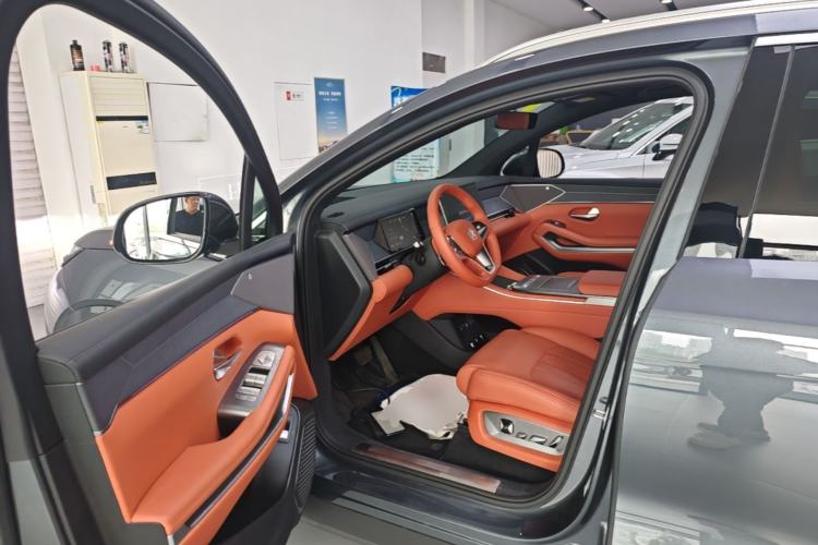 Used BYD Tang L 2025 EV 600KM All-Wheel-Drive LiDAR Flagship Model Driver Seat