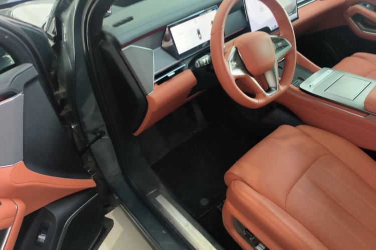 Used BYD Tang L 2025 DM 175KM Drone Player Edition Driver Seat
