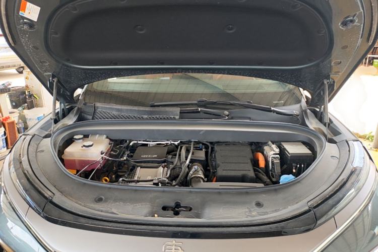 Used BYD Tang L 2025 DM 175KM Drone Player Edition Engine Bay