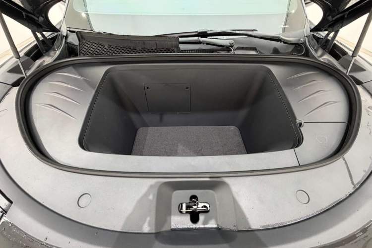 Used BYD Tang L 2025 EV with 670 km Range LiDAR and Premium Features Engine Bay