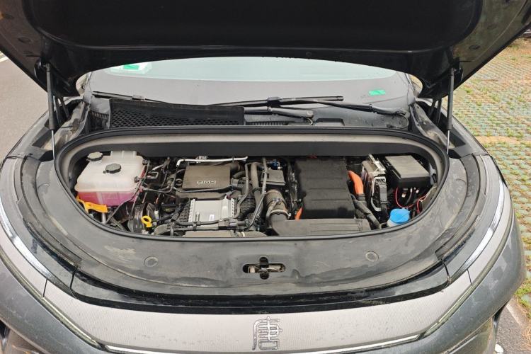 Used BYD Tang L 2025 DM 215KM LiDAR Flagship Model Engine Bay