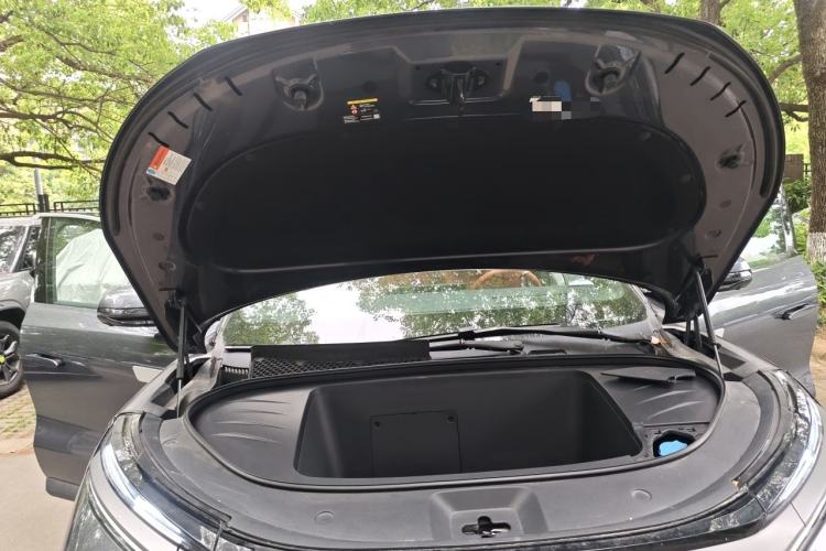 Used BYD Tang L 2025 EV 600KM All-Wheel-Drive LiDAR Flagship Model Engine Bay