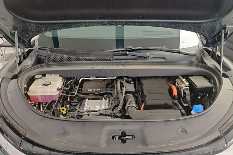 Used BYD Tang L 2025 DM 175KM Drone Player Edition Engine Bay