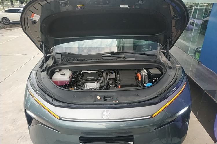 Used BYD Tang L 2025 DM 175KM Drone Player Edition Engine Bay