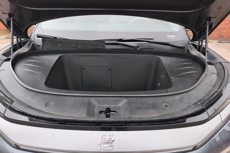 Used BYD Tang L 2025 EV with 670 km Range LiDAR and Premium Features Engine Bay