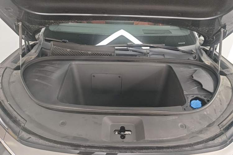 Used BYD Tang L 2025 EV 600KM All-Wheel-Drive LiDAR Flagship Model Engine Bay
