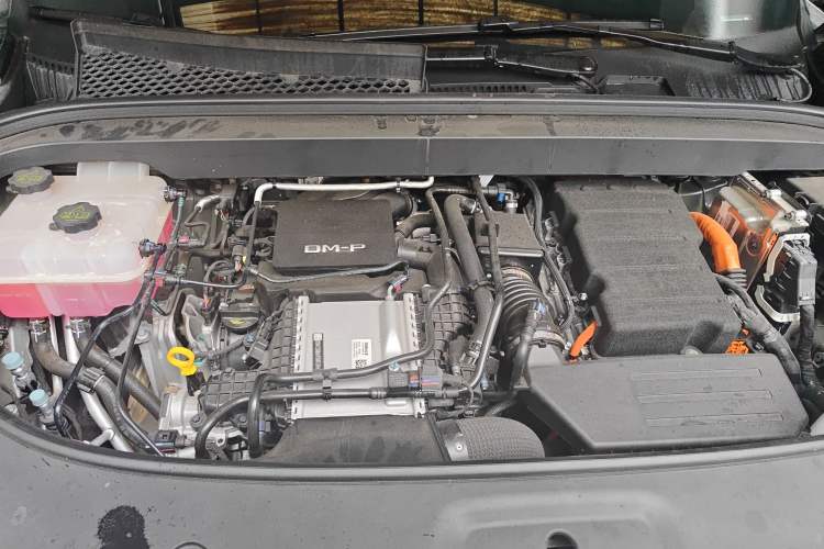 Used BYD Tang L 2025 DM 175KM Drone Player Edition Engine Bay