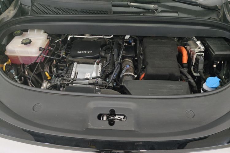 Used BYD Tang L 2025 DM 175KM Drone Player Edition Engine Bay