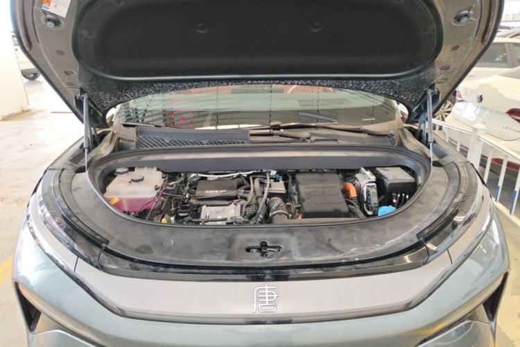Used BYD Tang L 2025 DM 175KM Drone Player Edition Engine Bay
