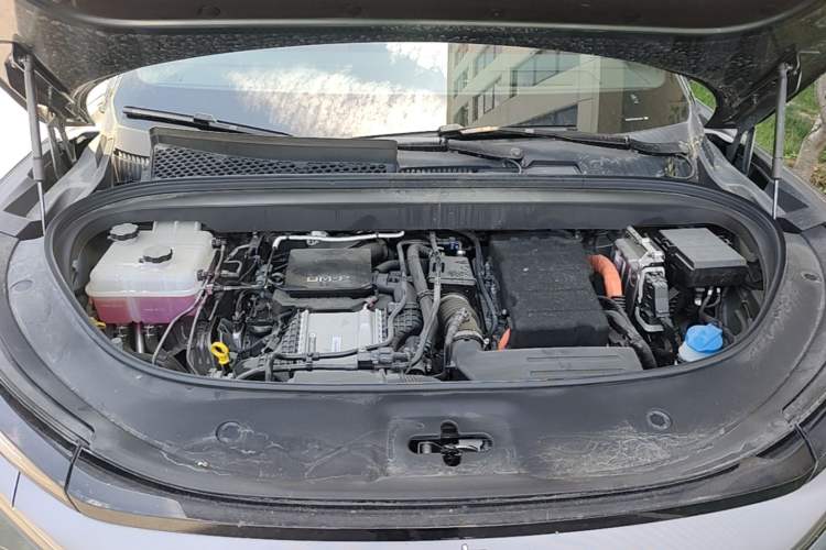 Used BYD Tang L 2025 DM 175KM Drone Player Edition Engine Bay