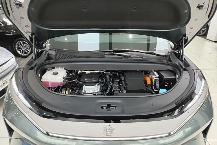 Used BYD Tang L 2025 DM 175KM Drone Player Edition Engine Bay