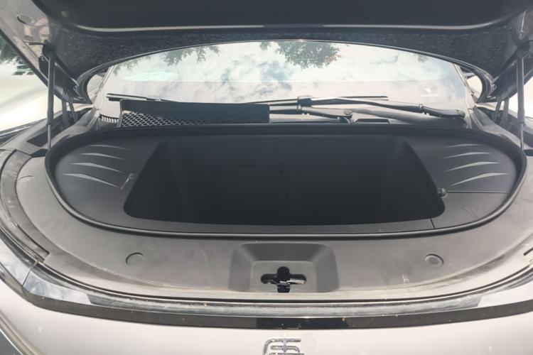 Used BYD Tang L 2025 EV 600KM All-Wheel-Drive LiDAR Flagship Model Engine Bay