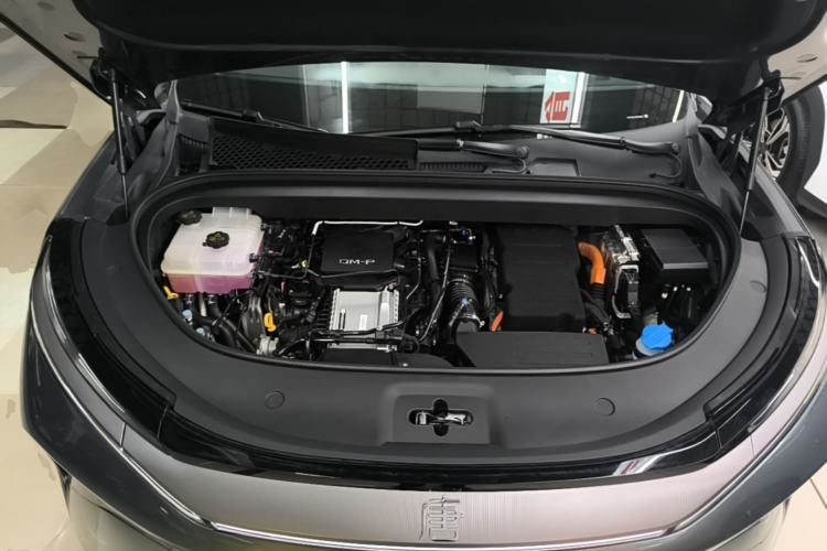 Used BYD Tang L 2025 DM 175KM Drone Player Edition Engine Bay