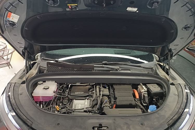 Used BYD Tang L 2025 DM 175KM Drone Player Edition Engine Bay