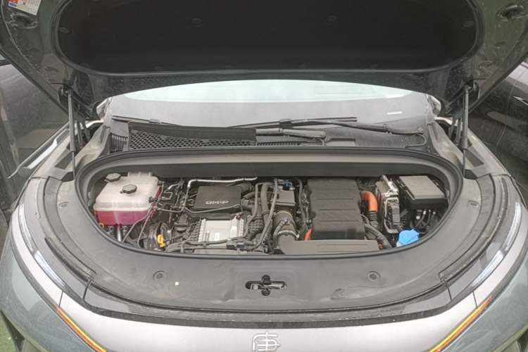 Used BYD Tang L 2025 DM 175KM Drone Player Edition Engine Bay