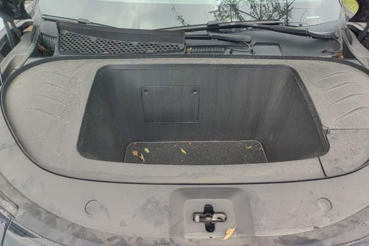 Used BYD Tang L 2025 EV 600KM All-Wheel-Drive LiDAR Flagship Model Engine Bay