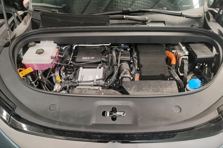 Used BYD Tang L 2025 DM 175KM Drone Player Edition Engine Bay