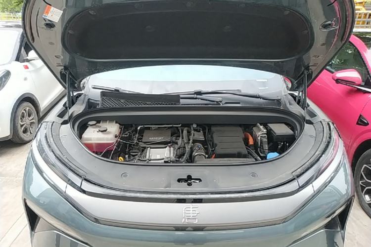 Used BYD Tang L 2025 DM 175KM Drone Player Edition Engine Bay