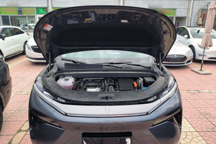 Used BYD Tang L 2025 DM 215KM LiDAR Flagship Model Engine Bay