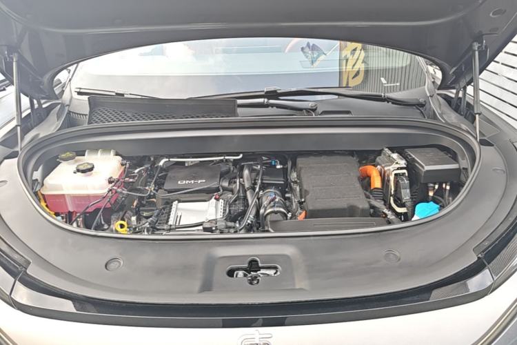 Used BYD Tang L 2025 DM 200KM Four-Wheel Drive LiDAR Flagship Model Engine Bay