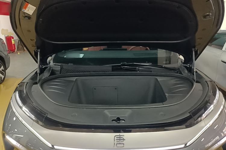 Used BYD Tang L 2025 EV 600KM All-Wheel-Drive LiDAR Flagship Model Engine Bay