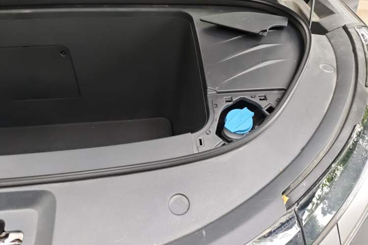 Used BYD Tang L 2025 EV 600KM All-Wheel-Drive LiDAR Flagship Model Engine Bay Left
