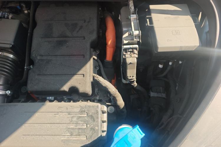 Used BYD Tang L 2025 DM 200KM Four-Wheel Drive LiDAR Flagship Model Engine Bay Left