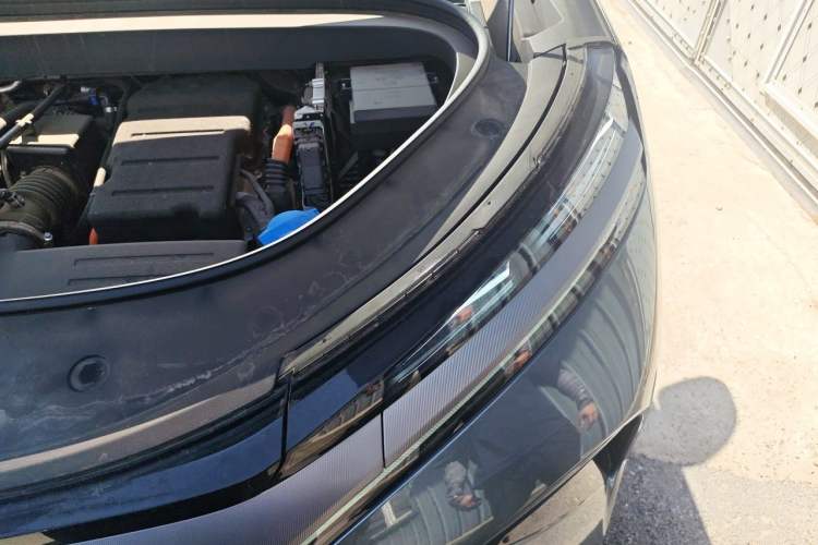 Used BYD Tang L 2025 DM 175KM Drone Player Edition Engine Bay Left