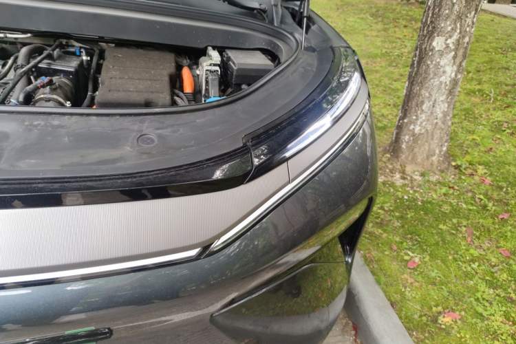 Used BYD Tang L 2025 DM 215KM LiDAR Flagship Model Engine Bay Left