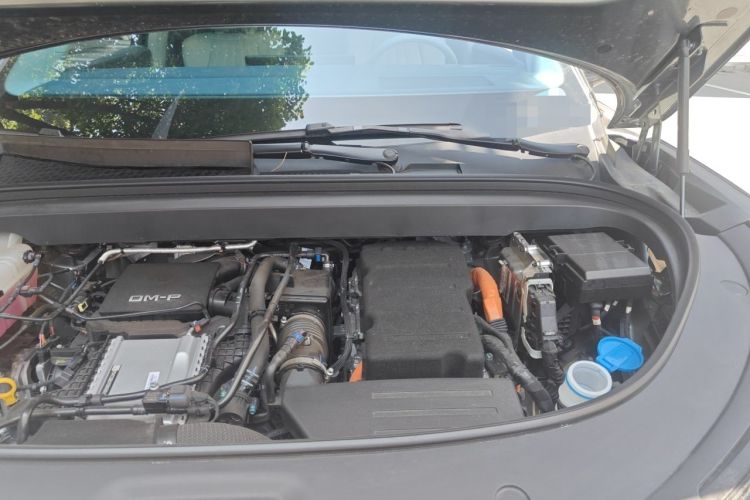 Used BYD Tang L 2025 DM 200KM Four-Wheel Drive LiDAR Flagship Model Engine Bay Left