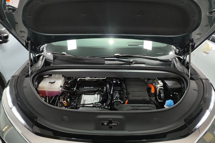 Used BYD Tang L 2025 DM 175KM Drone Player Edition Engine Bay