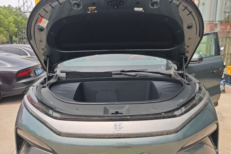 Used BYD Tang L 2025 EV 600KM All-Wheel-Drive LiDAR Flagship Model Engine Bay