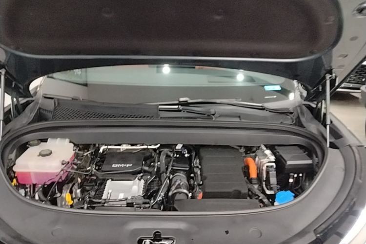 Used BYD Tang L 2025 DM 175KM Drone Player Edition Engine Bay