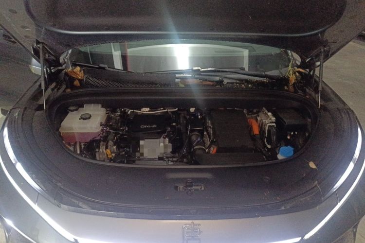 Used BYD Tang L 2025 DM 175KM Drone Player Edition Engine Bay