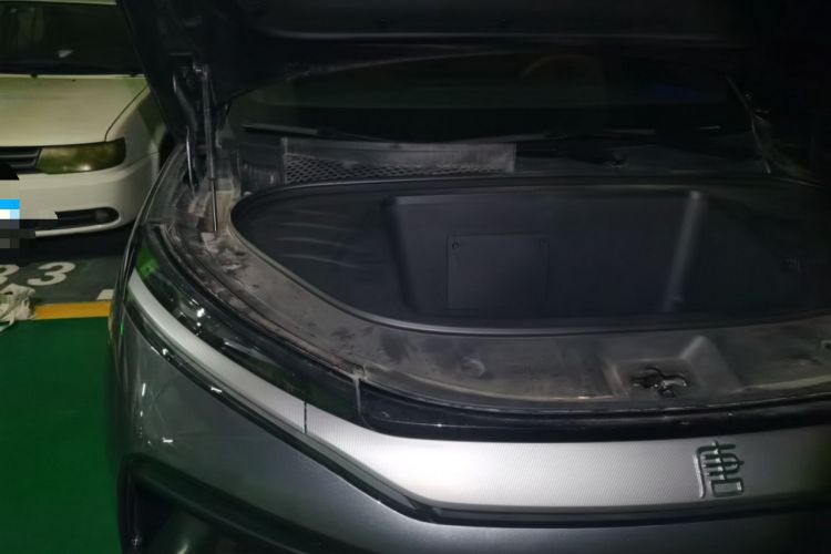 Used BYD Tang L 2025 EV with 670 km Range LiDAR and Premium Features Engine Bay Right