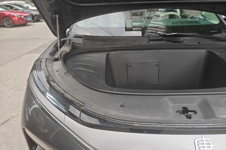 Used BYD Tang L 2025 EV 600KM All-Wheel-Drive LiDAR Flagship Model Engine Bay Right