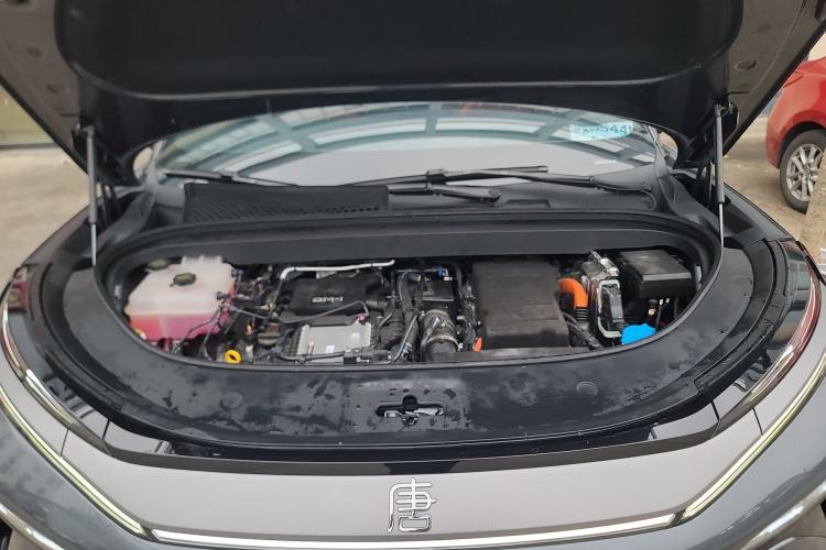 Used BYD Tang L 2025 DM 215KM LiDAR Flagship Model Engine Bay