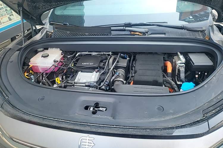 Used BYD Tang L 2025 DM 175KM Drone Player Edition Engine Bay