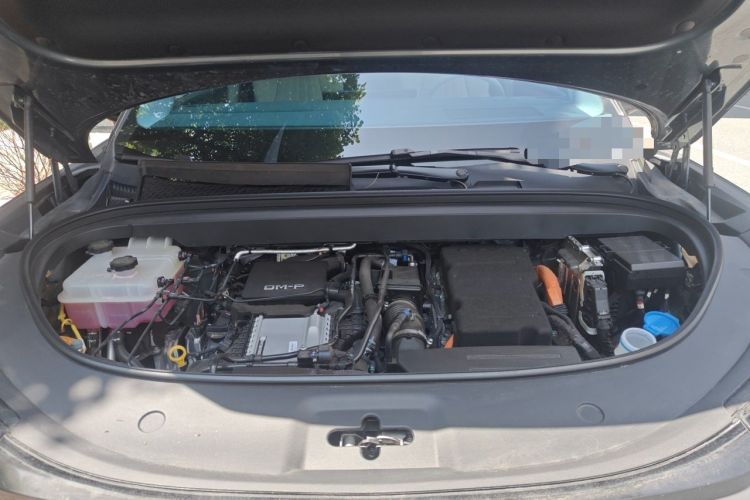 Used BYD Tang L 2025 DM 200KM Four-Wheel Drive LiDAR Flagship Model Engine Bay