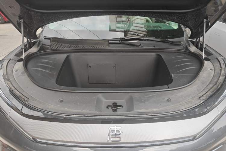 Used BYD Tang L 2025 EV 600KM All-Wheel-Drive LiDAR Flagship Model Engine Bay