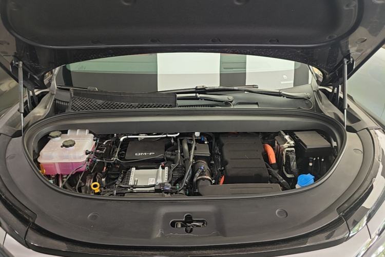 Used BYD Tang L 2025 DM 175KM Drone Player Edition Engine Bay